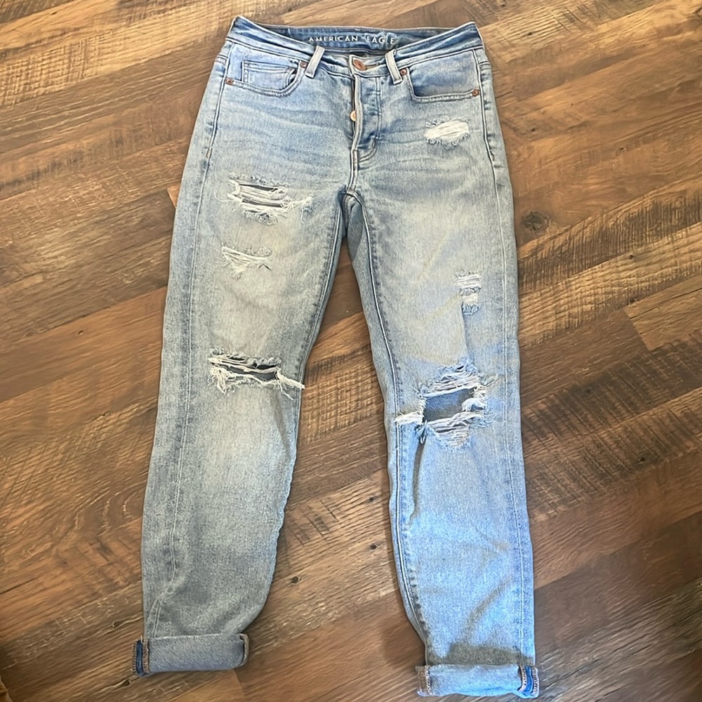 American Eagle Outfitters Tomgirl Jean. Size 00 Short.